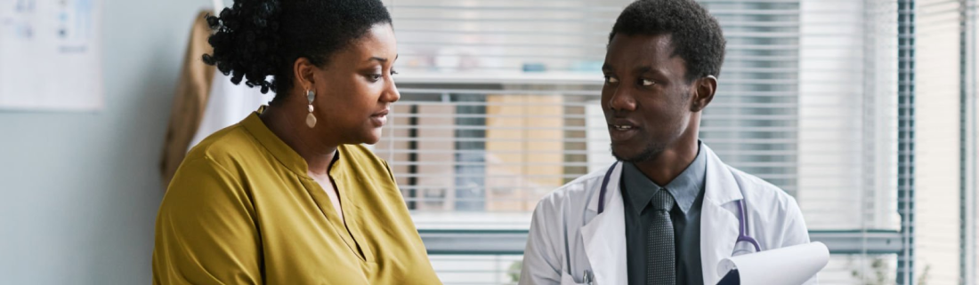 Une femme chez son médecin