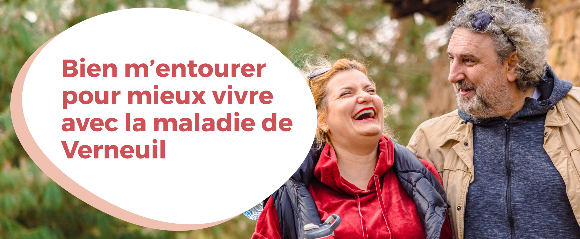 Une femme et un homme en randonnée