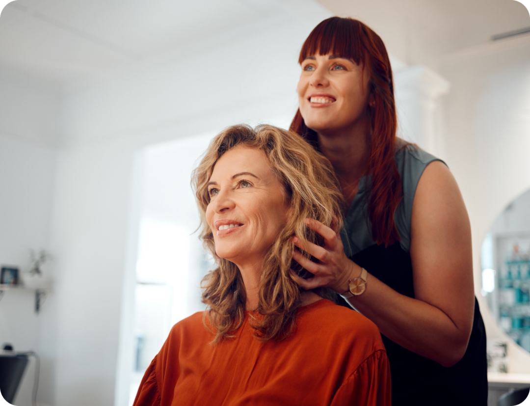 Coiffeuse avec sa cliente